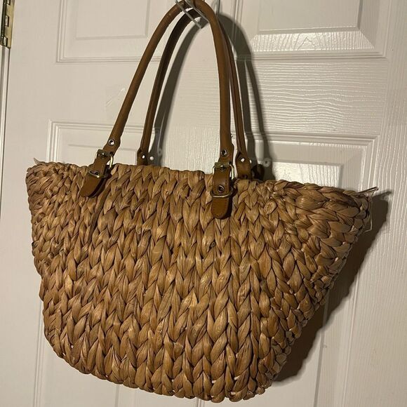 Straw Studio Tan Woven straw large Tote Bag with synthetic brown straps. - Picture 1 of 16